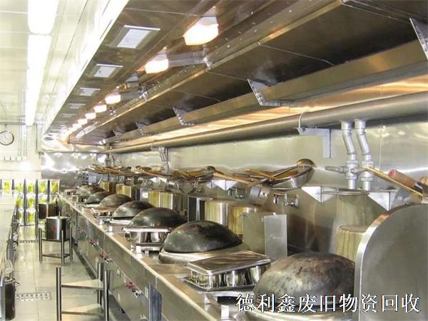 北京賓館設備回收，國貿收購二手地毯，貨架大量回收